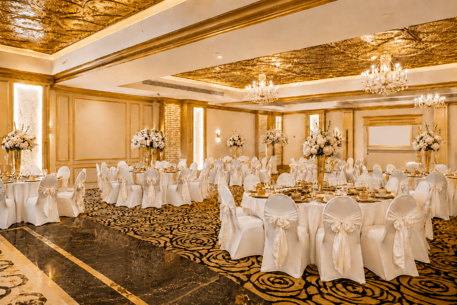 Opulent-ballroom-set-for-a-banquet-ROYAL-REGENCY-Westchesters-top-Hotel-Venue-for-corporate-events-and-meeting-conference